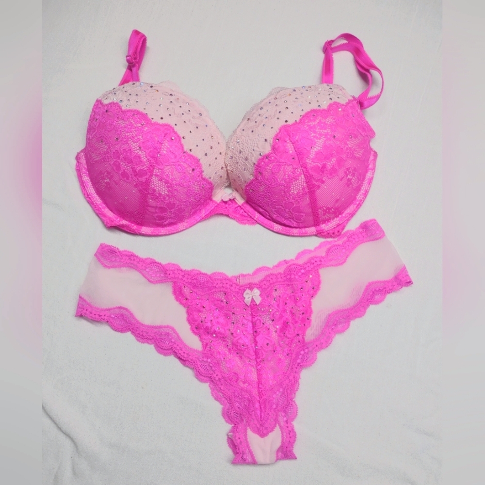 VS bra and panty set. 34DD and cheeky boy shorts size Small. Pink and white.